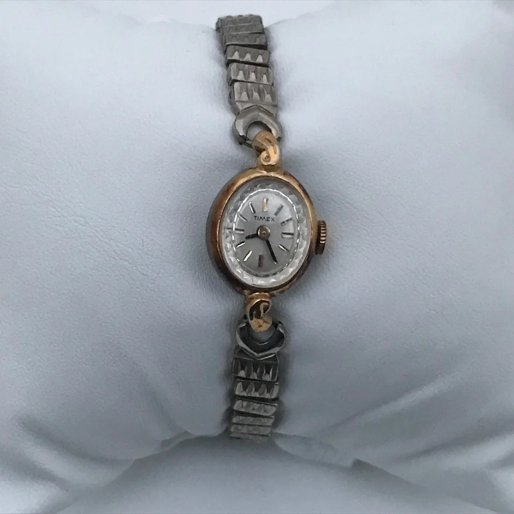 Vintage Timex Ladies Watch Hand Winding Expandable - Picture 5 of 8